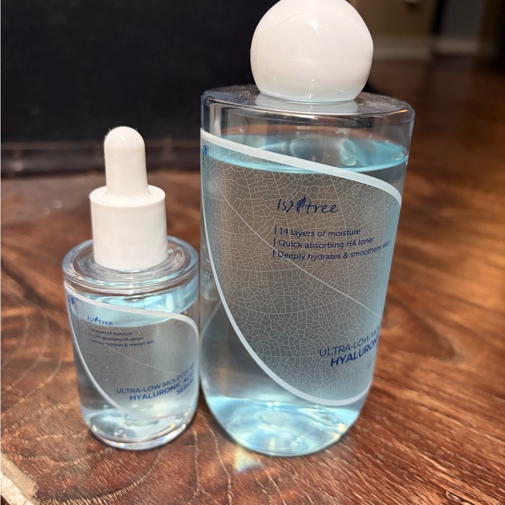 Isntree Ultra-Low Molecular Hyaluronic Acid Toner and serum bundle